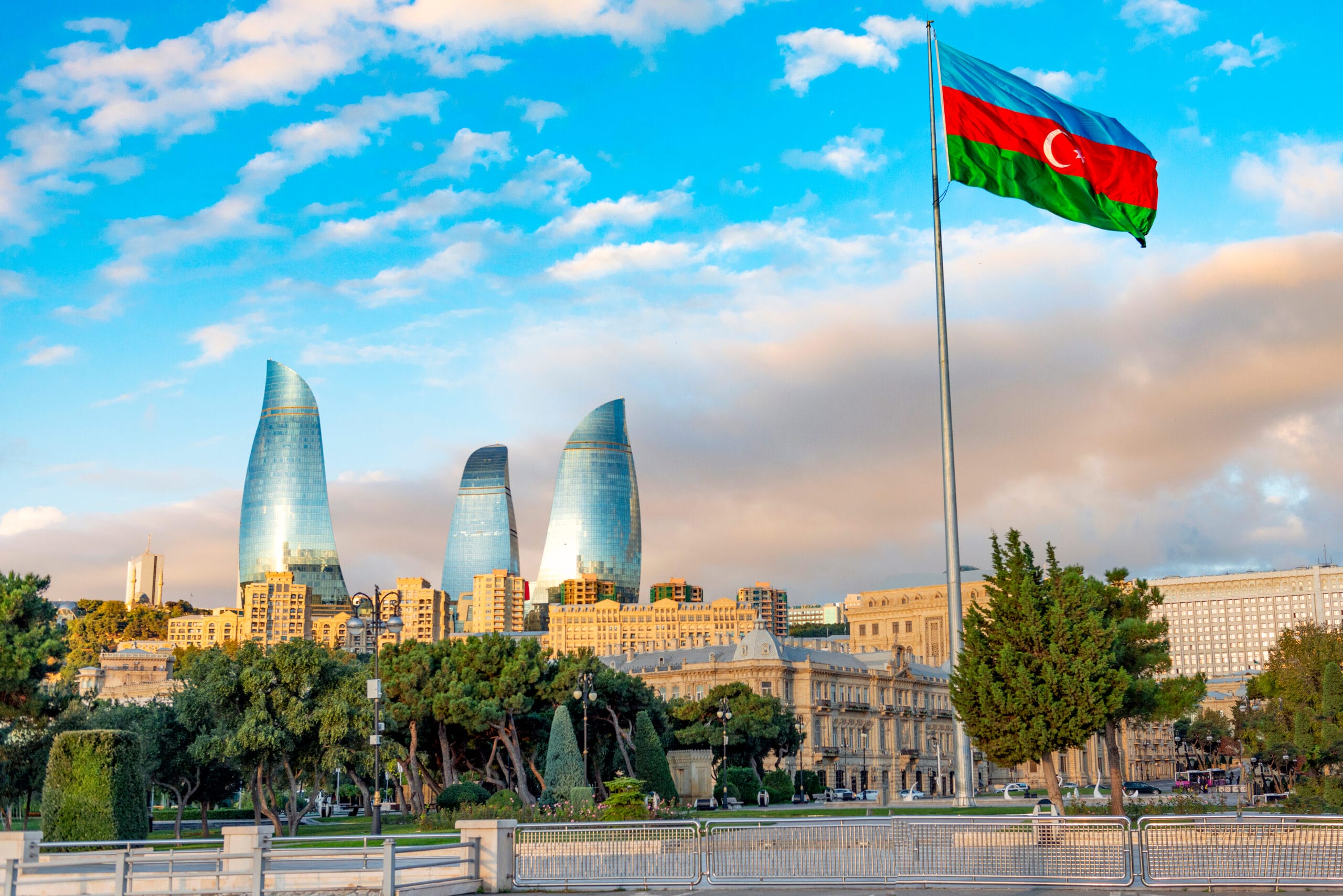Край азербайджан. Флаг Баку Азербайджан. Азейбарджан столица. Азер столица Азербайджана. Азербайджан. Сити Азербайджан Баку.