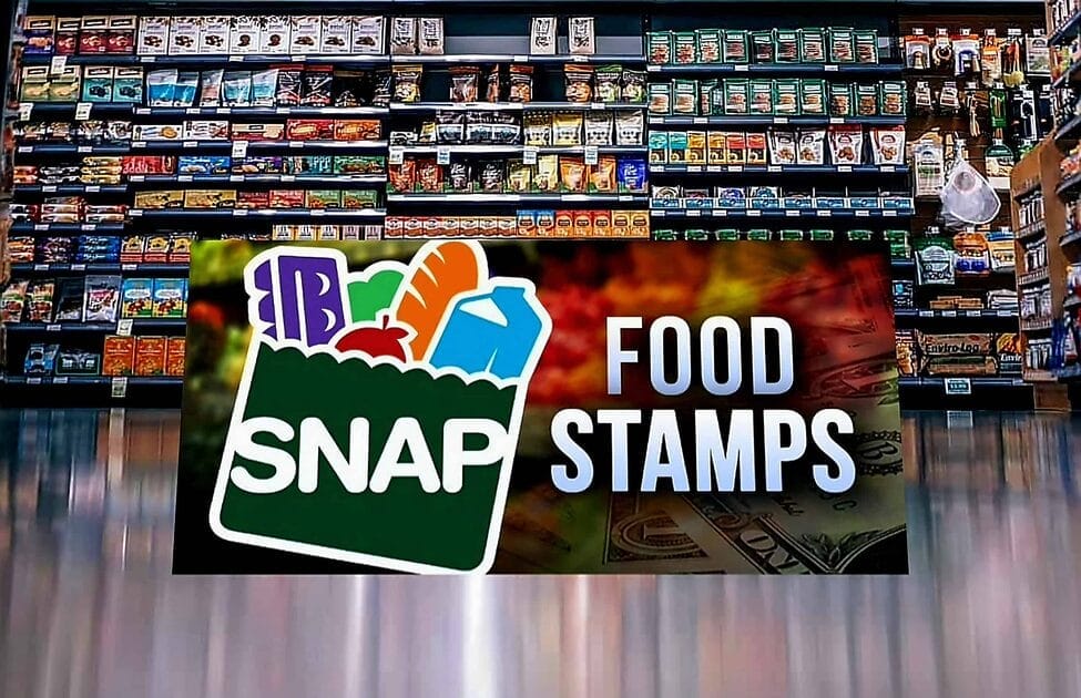 Más millones de personas en Estados Unidos podrían perder las food stamps o cupones de alimentos del programa SNAP por nuevos requisitos