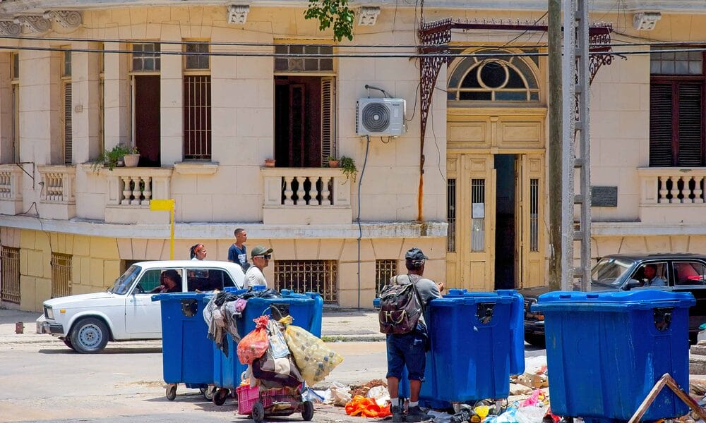 buzos basura habana