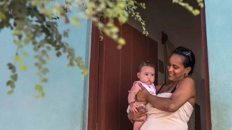 Cuba actualiza licencia de maternidad este 2024: ¿Qué cambió?