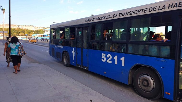 Crisis del Transporte en Habana: más de la mitad de las guaguas inutilizadas