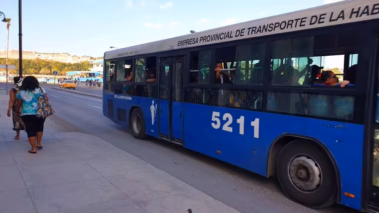 Crisis del Transporte en Habana: más de la mitad de las guaguas inutilizadas