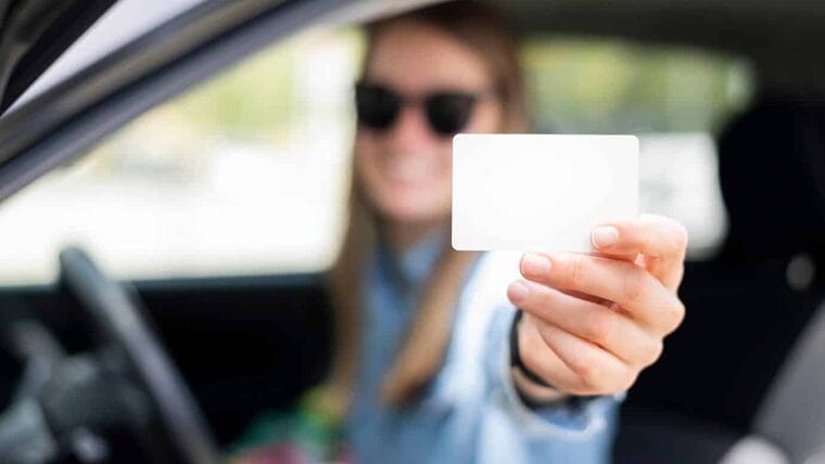 ¿La licencia de conducción de Cuba sirve en España? Esto explica la Consejería de Trabajo