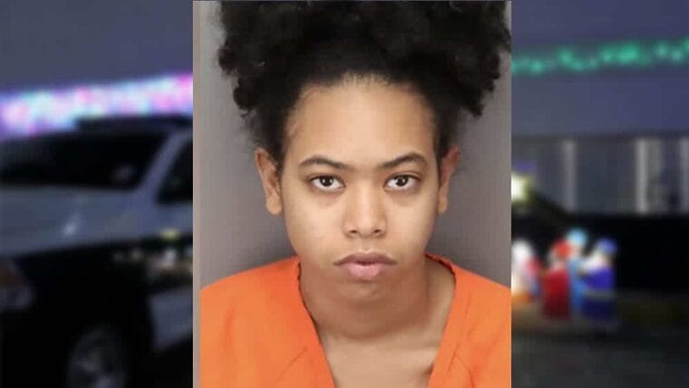Mujer de Florida que golpeó a su novio con un árbol en Nochebuena es arrestada nuevamente por agresión con un jarrón en Año Nuevo