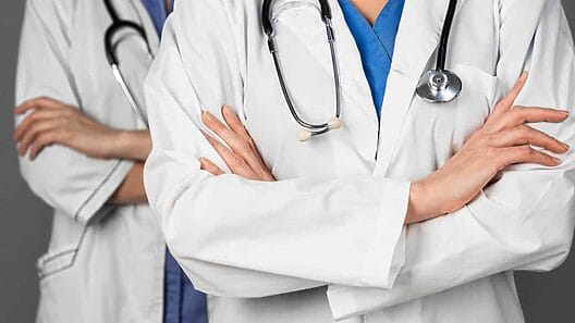 Nota del MINSAP sobre regulación de médicos cubanos