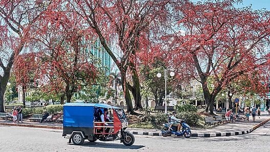 Transportistas privados suben precios de motonetas y carretones de caballos en Cuba. ¡Lluvia de multas!