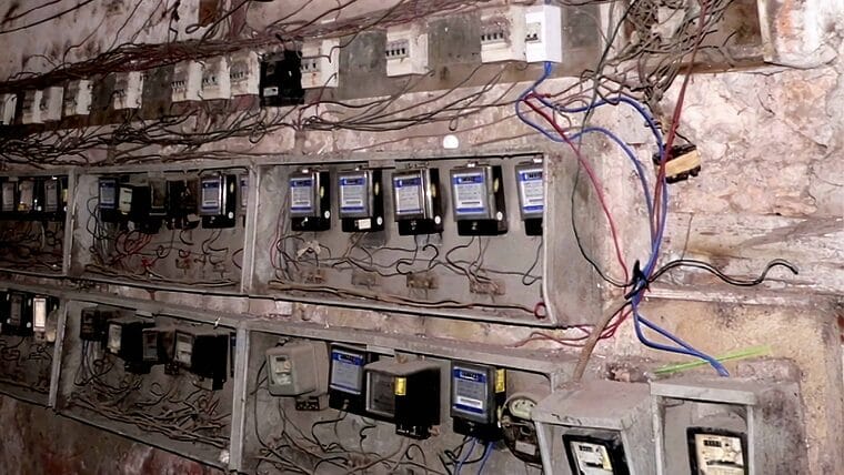 Vecinos preocupados en La Habana: Ahora se están robando los breakers de los contadores eléctricos