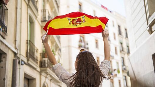 Visado de reagrupación familiar a España en 2024