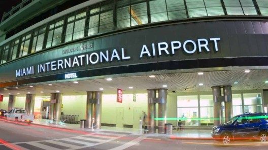 Aeropuerto de Miami presumirá de un nuevo parking de siete pisos
