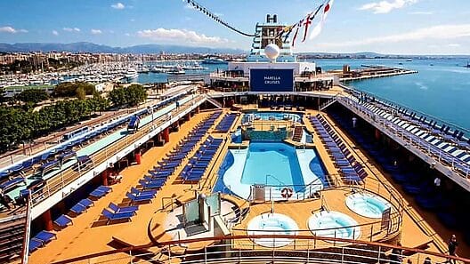 Atraca en puerto cubano crucero británico Marella Explorer 2