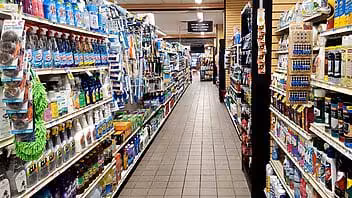 Compras en Estados Unidos en el sector minorista caen a inicios de 2024