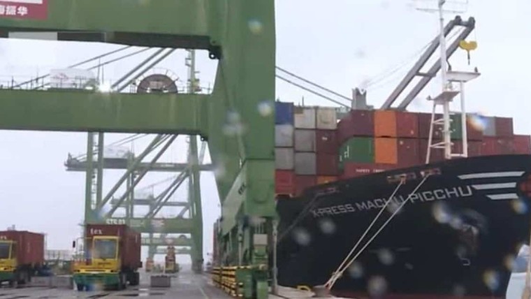 Barco con 375 toneladas de leche en polvo camino a Cuba: gobierno confirma solicitud de ayuda