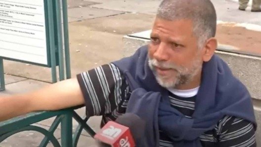 Cubano sin hogar en Miami pide ser repatriado tras nueva ley que prohíbe dormir en la calle