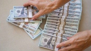 Decomisos por intento de sacar miles de dólares de Cuba