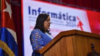 Internet en Cuba: Ministra celebra cifra de conectados, mientras persisten denuncias de cortes 