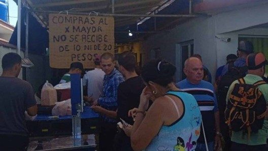 Mipymes cubanas implantan su propia ley: efectivo, pero solo en «billetes grandes»