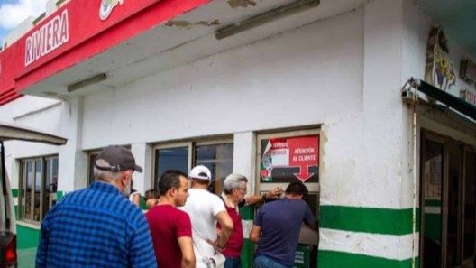 El precio de la gasolina en Cuba sigue por las nubes: así está el mercado informal