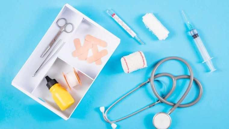 Viajeros podrán llevar más de 100 insumos médicos a Cuba (+listado)