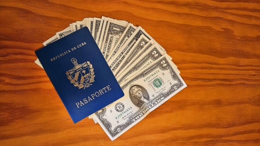 Cómo renovar tu pasaporte cubano en el extranjero en 2024: Requisitos y consejos