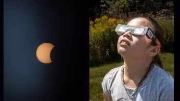 Dolor de ojos tras el eclipse solar: aumento en búsquedas de Google