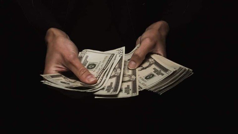 Gobierno pide acelerar propuestas para tasa de cambio oficial en Cuba: ¡Dólar a 348 CUP en el mercado negro!