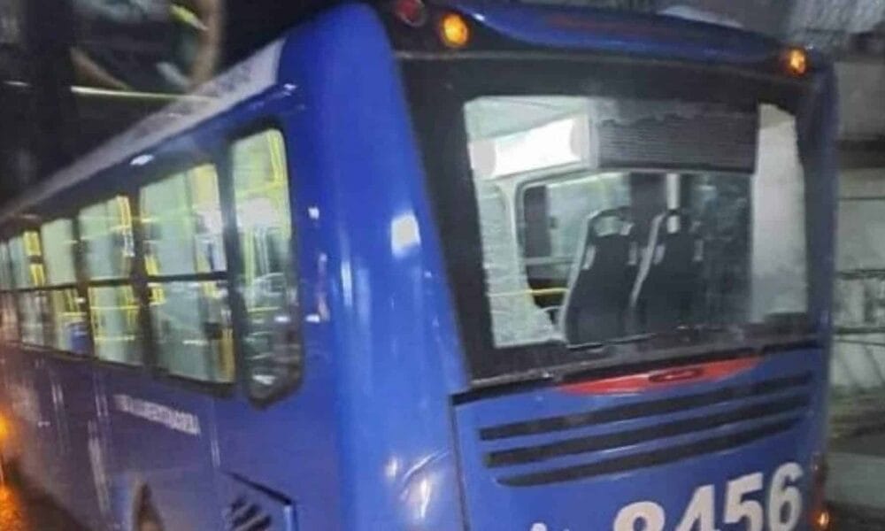 ómnibus apedrean habana