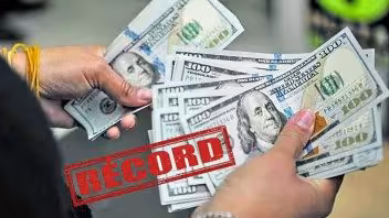 Precio récord del dólar hoy en Cuba: ya triplica sus valores del Período Especial