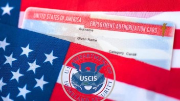 USCIS informa que beneficiará con permisos de trabajo en Estados Unidos a 800 mil migrantes