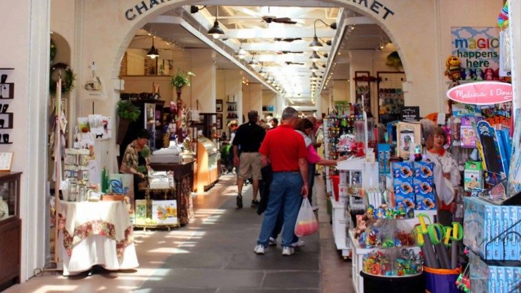 Tiendas que abrirán en Memorial Day en Estados Unidos