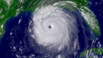 Advertencias a residentes de Miami ante el inicio de la temporada de huracanes