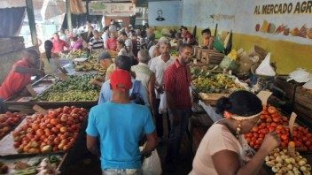 Aplican cientos de multas semanales en Cuba por violaciones de precios
