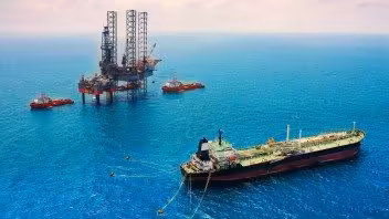 OPEP+ elevará la producción de petróleo en agosto pese a la caída de los precios
