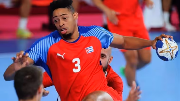 Estelar balonmanista cubano abandona delegación en México