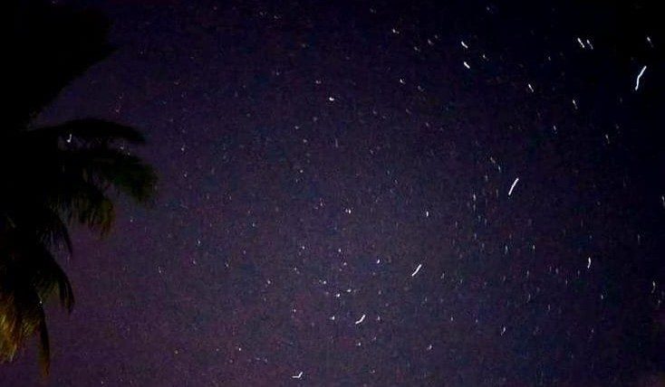 Extraño avistamiento de una hilera de luces en el cielo de Matanzas