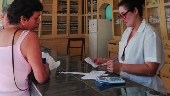 Descubren robos y faltantes en farmacias cubanas