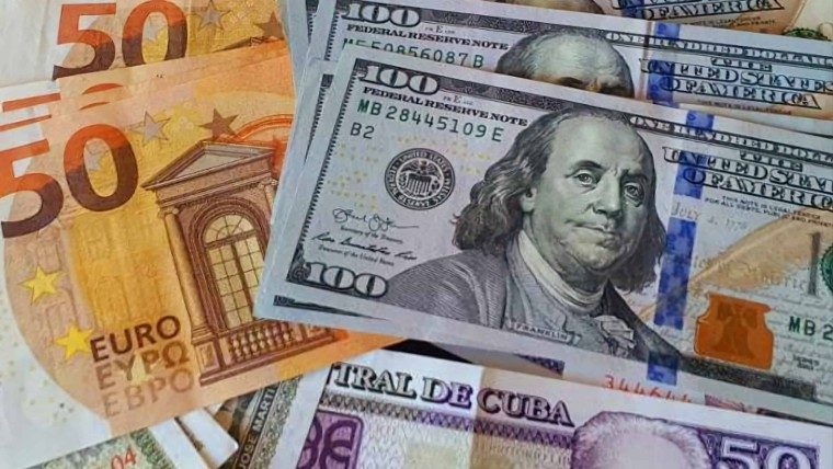 Hoy sigue marcando récords el precio del dólar y el euro en el mercado informal de Cuba