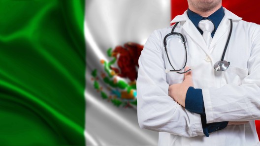 Más de 1000 médicos cubanos serán contratados en México. ¿Cuál es el pago?