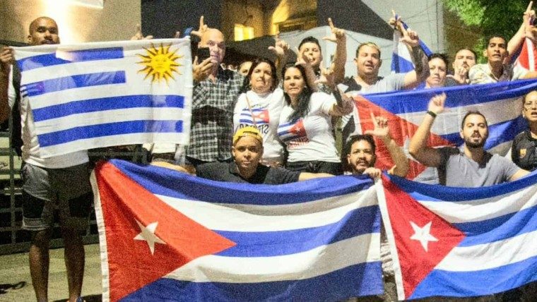 Miles de cubanos se benefician con nuevo decreto en Uruguay