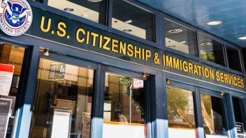 Comunicados de USCIS sobre trámites migratorios en Estados Unidos
