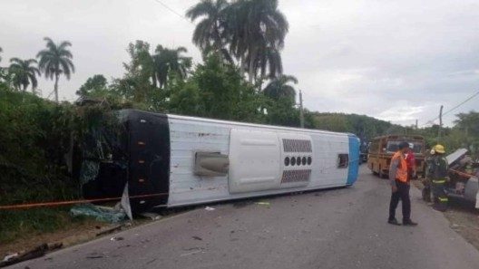 Accidente mortal en Villa Clara: auto ligero se impacta contra Transgaviota