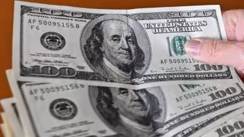 El mayor aumento en el precio del dólar. Tasas de cambio del euro y la MLC en Cuba hoy