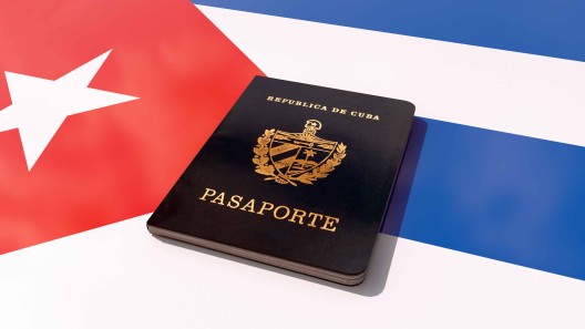 En esta fecha se aprobarían los cambios del pasaporte cubano, eliminación de la residencia tras 24 meses fuera, etc.