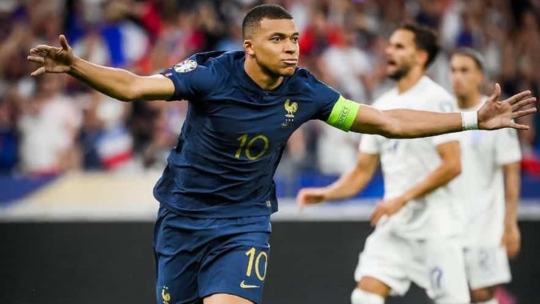 Mbappé y Francia debutan en la Eurocopa: horarios de los partidos de hoy 17 de junio