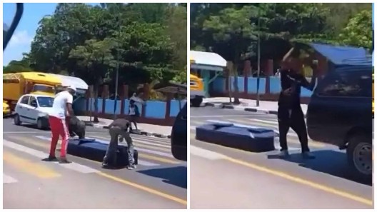 Otro ataúd se sale del carro fúnebre y cae en una calle de Santiago de Cuba