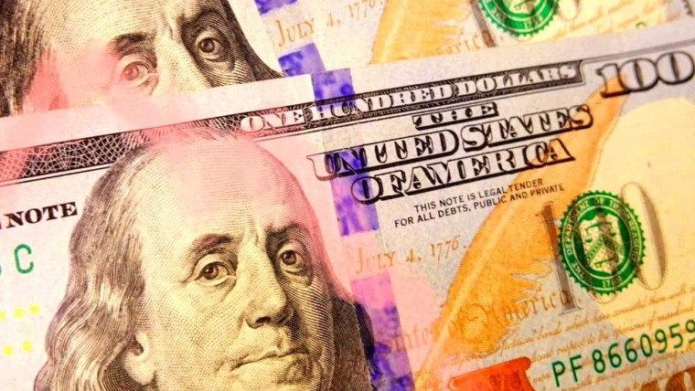 Precio del dólar sigue cayendo. También bajan el euro y la MLC en Cuba hoy