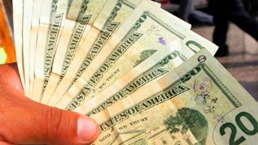 Significativo bajón en el precio del dólar y del euro en Cuba hoy. Tasas de cambio