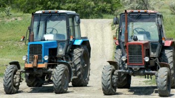 Gobierno cubano triplica el precio de los tractores que vende a los agricultores