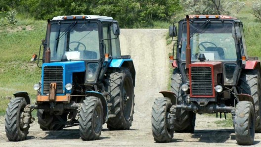 Gobierno cubano triplica el precio de los tractores que vende a los agricultores