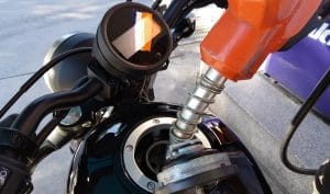 ¿Cuánto cuesta un litro de gasolina en Cuba hoy? El mercado informal marca nuevos precios