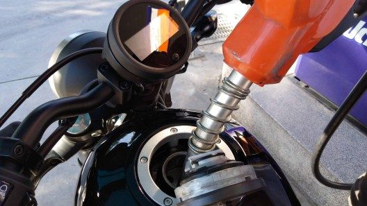 Autorizan en Cuba la importación de motos de gasolina y triciclos